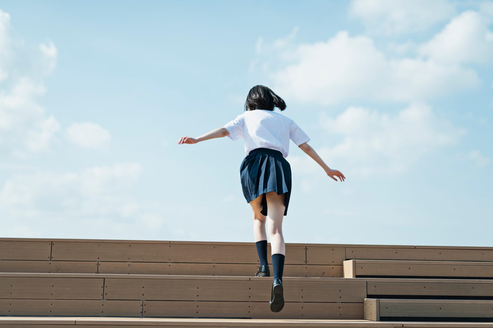 目標に向かって努力する学生のイメージ